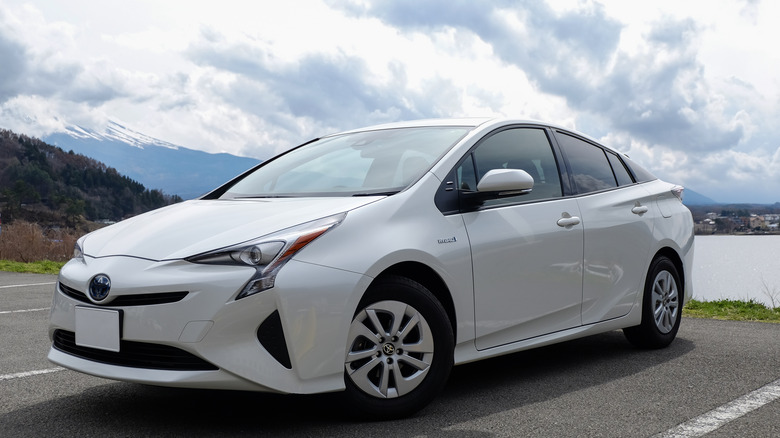 White Prius 2017