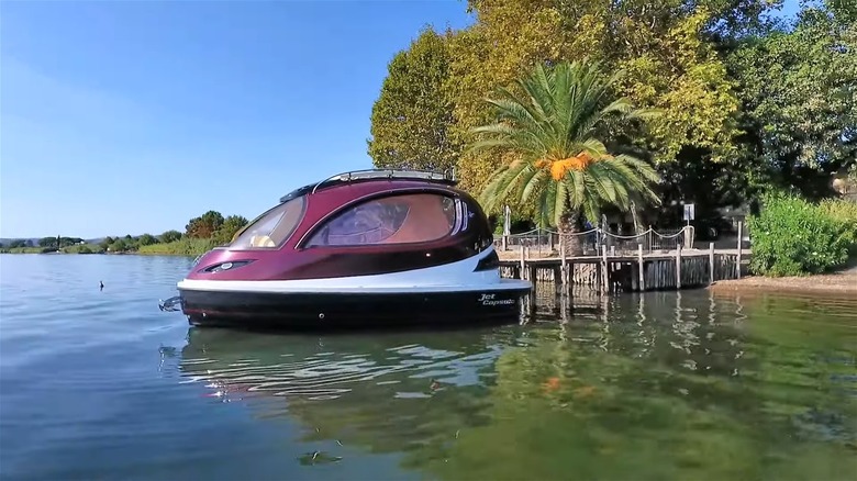 Jet Capsule Docked