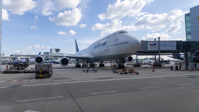 How Much Fuel Can A Boeing 747 Hold?