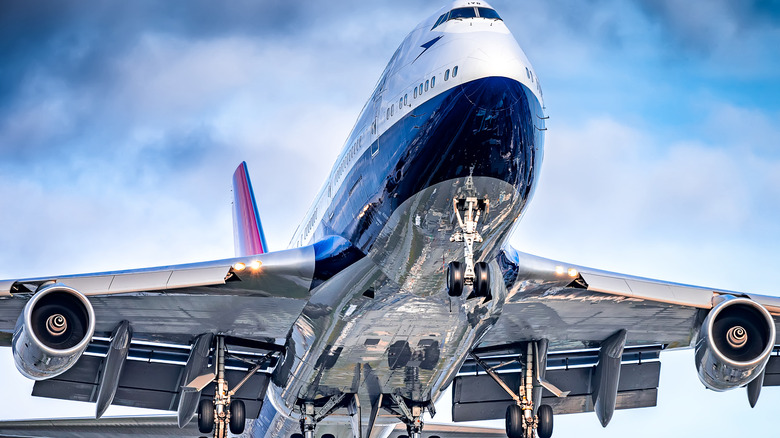 head on view of a Boeing 747 taking off