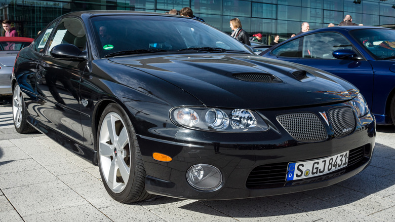 2006 Pontiac GTO parked front end