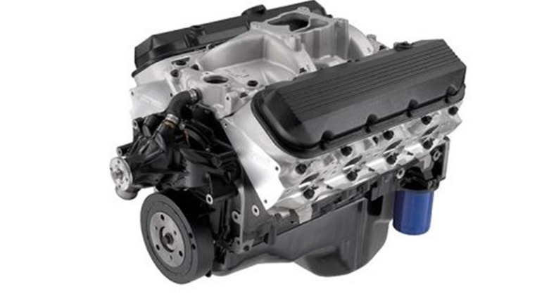 Chevrolet Performance ZZ454 crate engine on white background