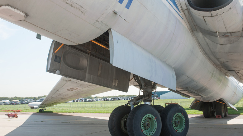 A VM-T Atlant's landing gear