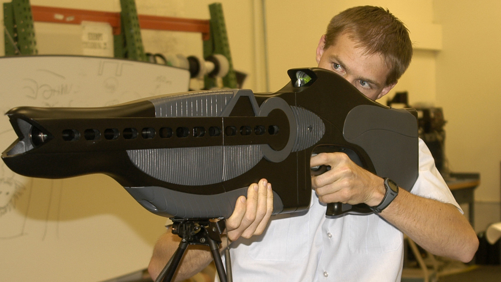 How The U.S. Military Developed A Rifle That Caused Temporary Blindness – SlashGear