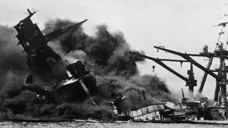 USS Arizona sinking Pearl Harbor