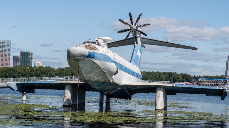 How This Cold War-Era Ekranoplan Was Able To Zoom Over Water