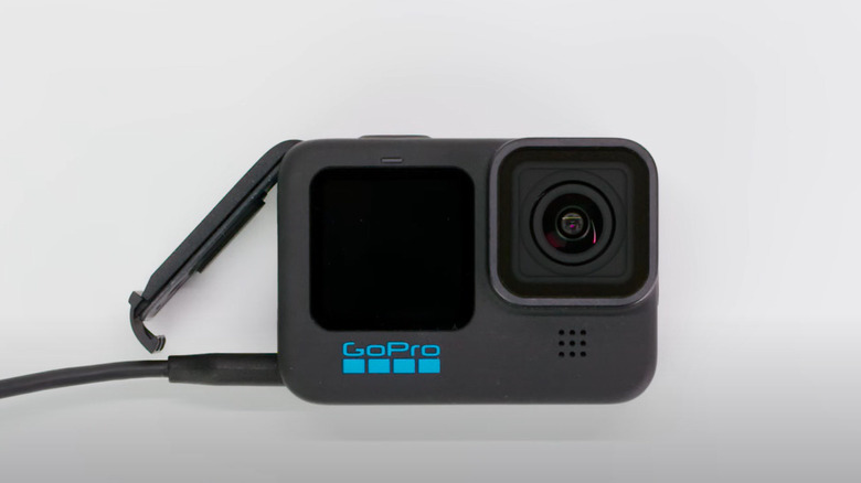 GoPro Hero10 Black charging