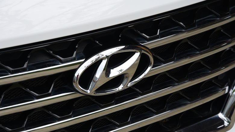 hyundai badge