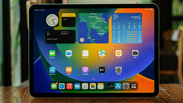 m2 ipad pro table