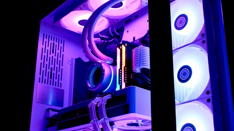 Liquid-cooled PC with LED lighting