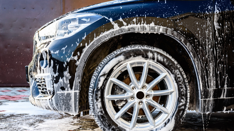 washing a black car