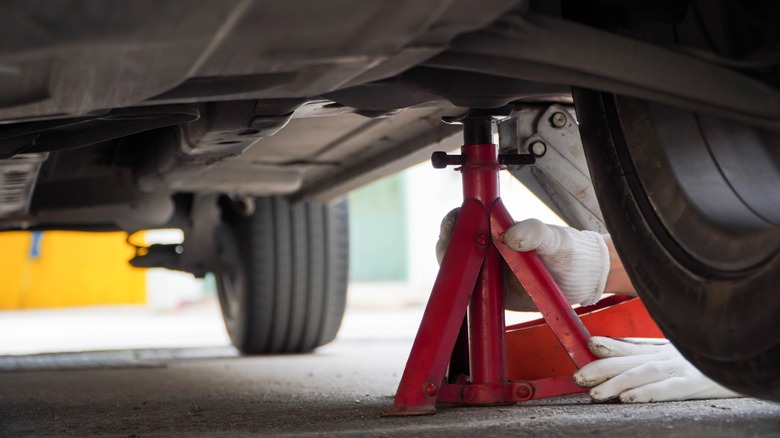 car jack stand undercarriage