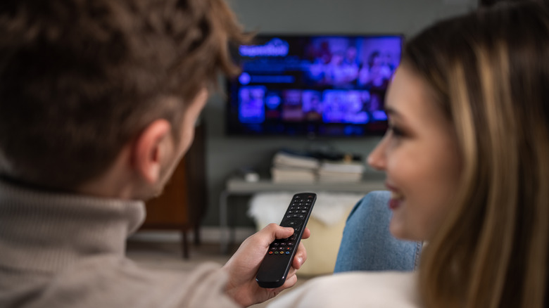 couple watching netflix on tv