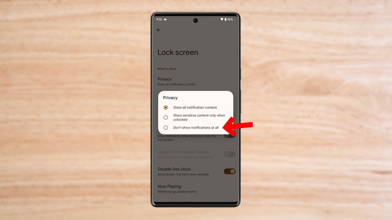 Privacy settings for notifications on lock screen