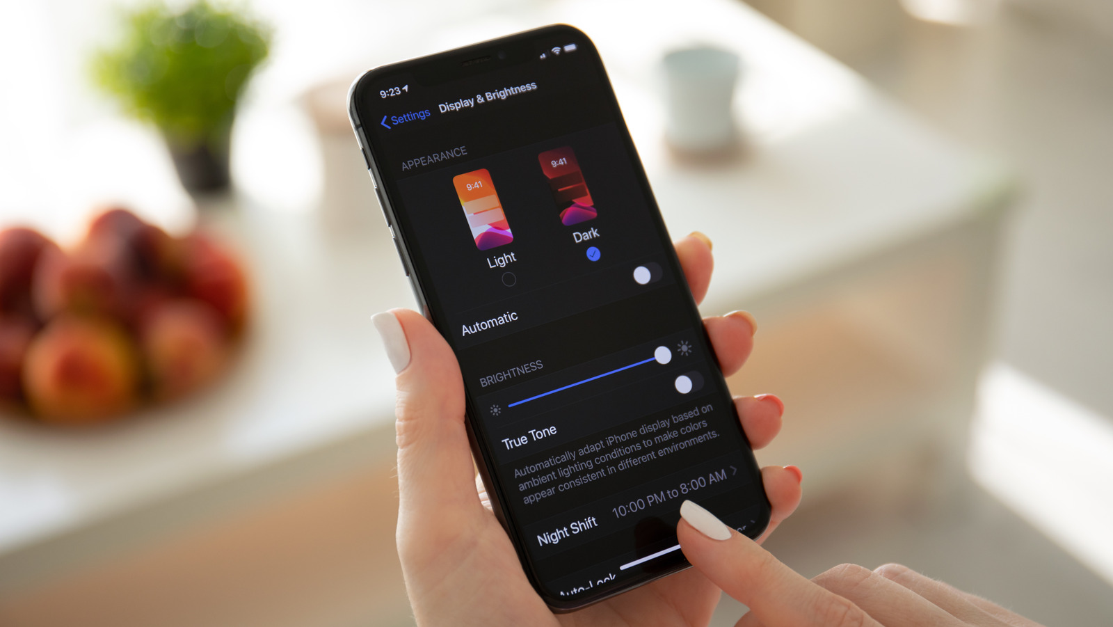 how to enable dark mode in iphone 6 plus