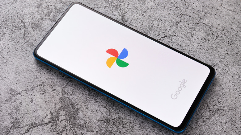 Google Photos logo phone