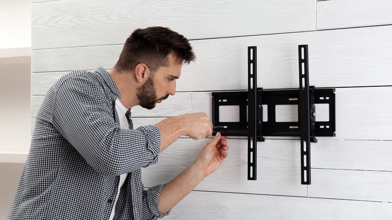 Installing a TV wall mount