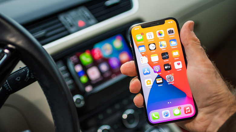 iPhone CarPlay