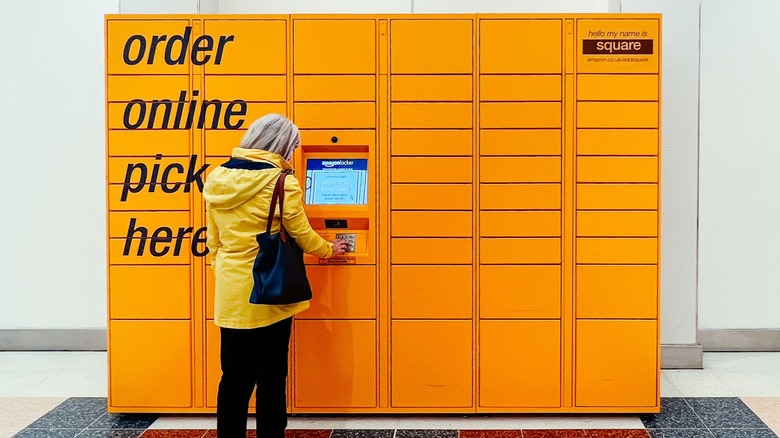 Person picking up a oackage at Amazon Locker