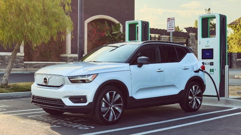 volvo charging at electrify america charger