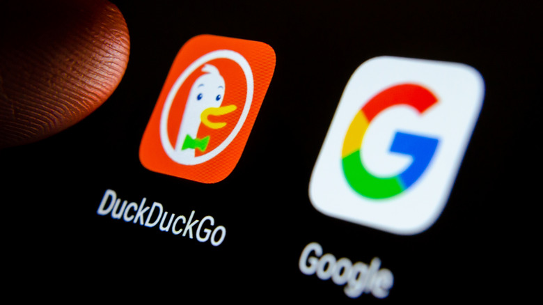 thumb tapping duckduckgo app