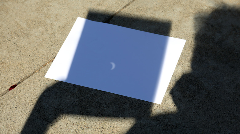 pinhole projector to view a solar eclipse