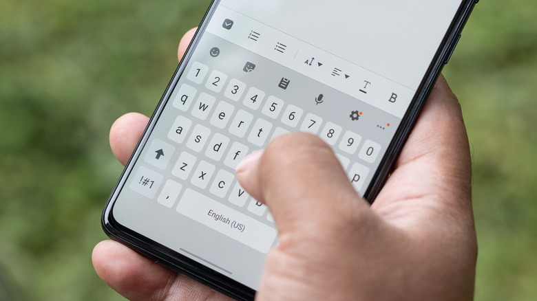 How To Make The Keyboard Bigger On Your Android Phone