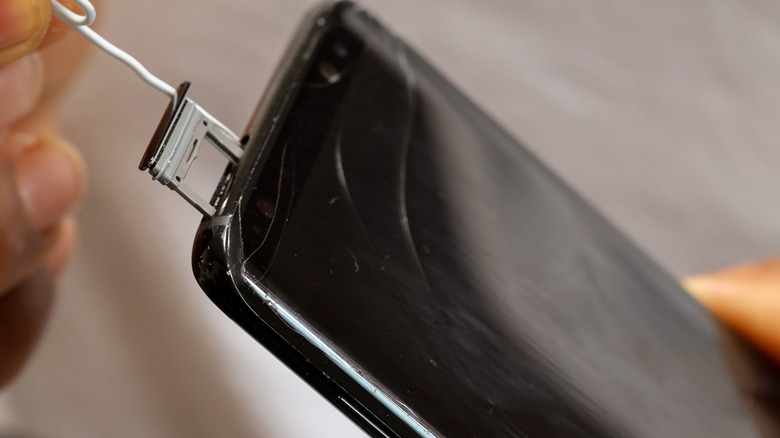 how-to-open-the-sim-card-slot-on-your-android-phone-without-the-ejector