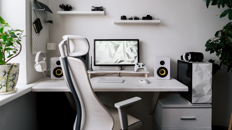 minimalist computer workstation