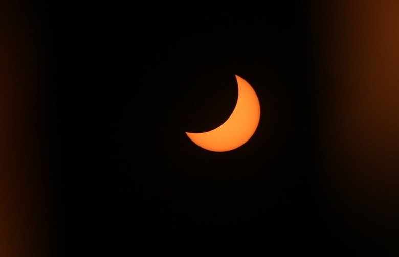 How To Shoot The Solar Eclipse Without Frying Your Phone's Camera ...