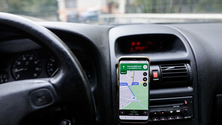 how to get google maps to talk through car speakers