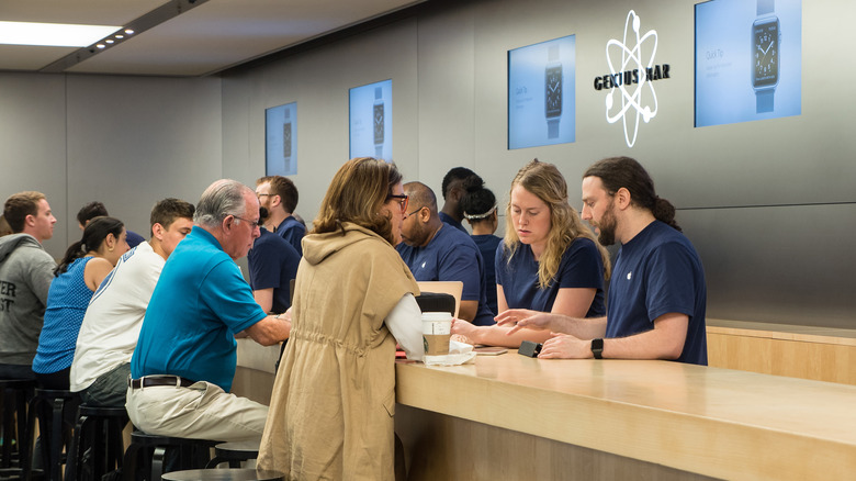 Apple Store Genius Bar