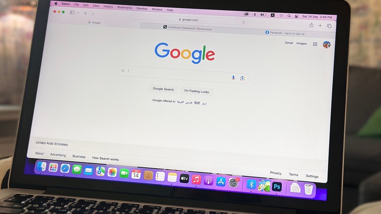 Google Lens logo MacBook