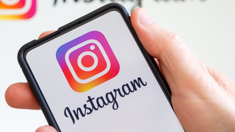 instagram logo smartphone