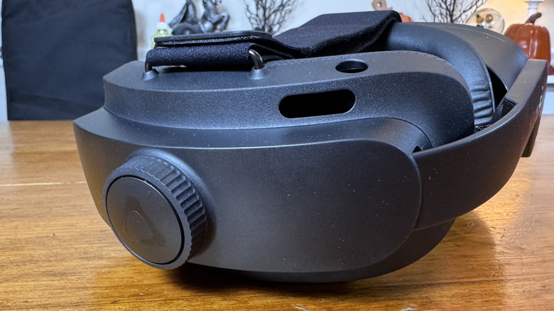 The head strap and rear knob on HTC Vive Focus Vision.