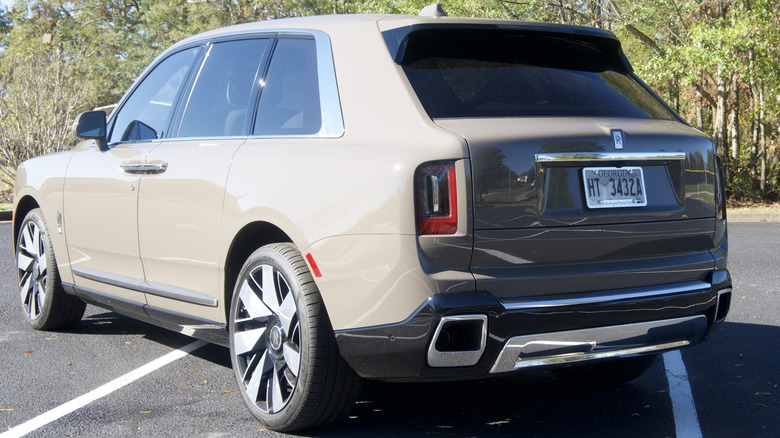 Rear view of 2025 Rolls Royce Cullinan