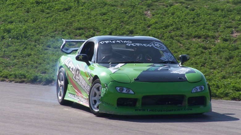 mazda rx-7 drifting