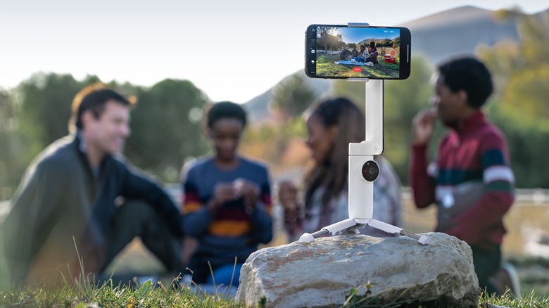 Insta360 Flow - AI-Powered Smartphone Stabilizer, Auto Tracking, 3-Axi