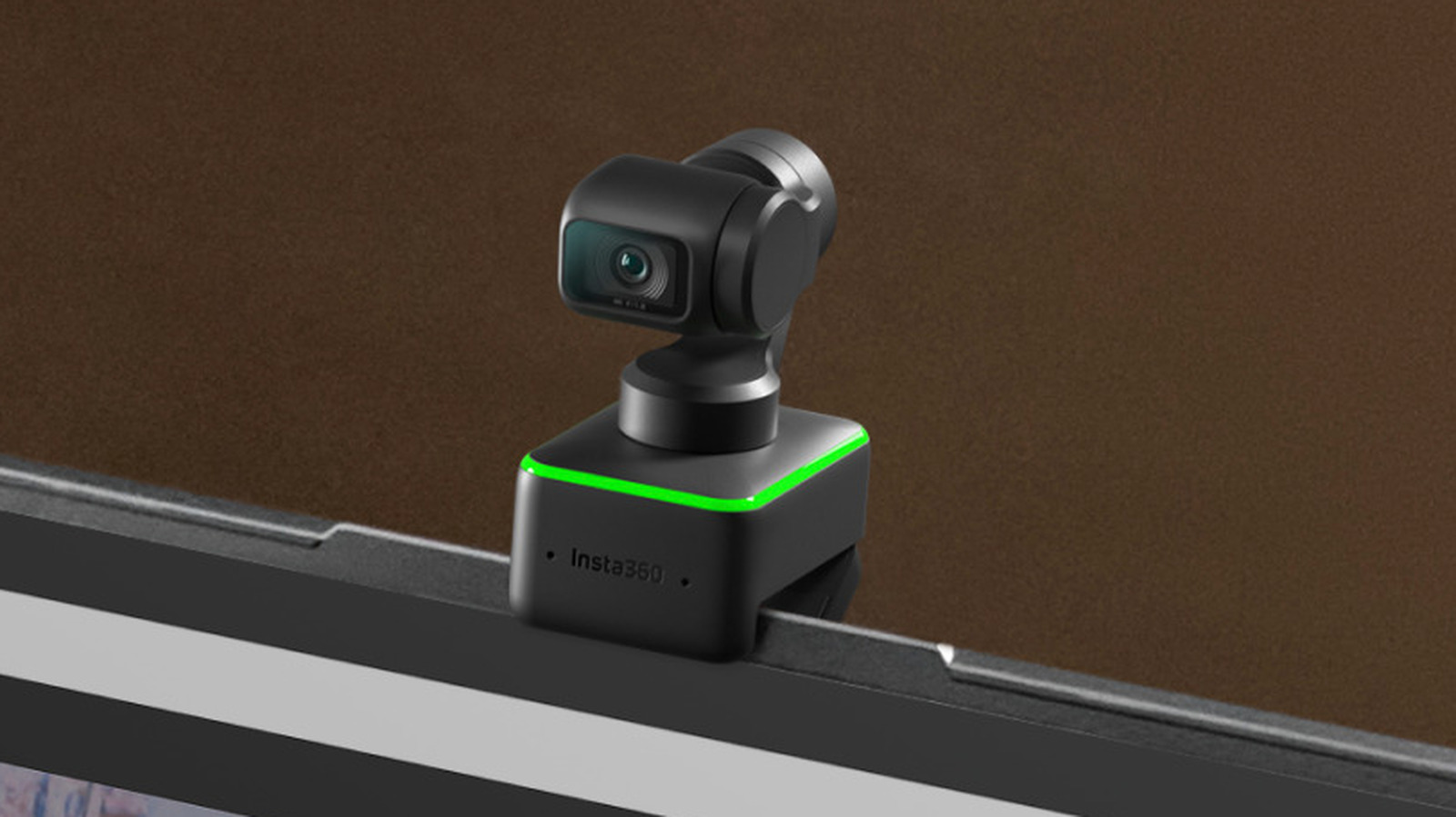 An You To Moves In Frame 4K Is AI-Powered Insta360 Webcam Keep That Link Physically