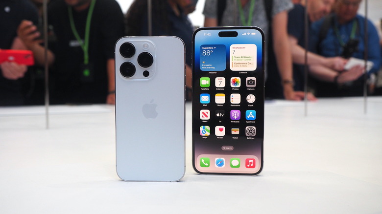 The iPhone 14 Pro and the Pro Max.