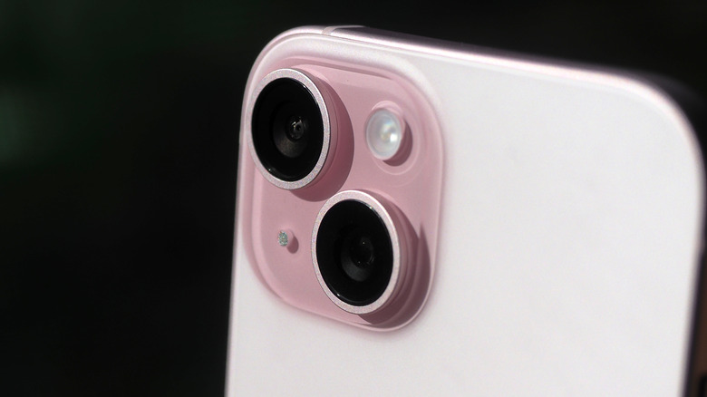 iPhone 15 cameras