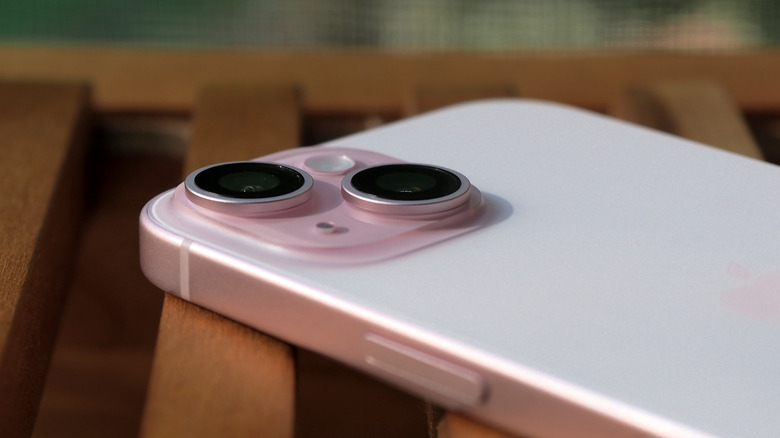 iPhone 15 cameras