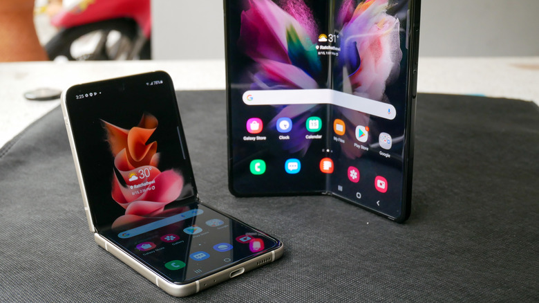 Samsung foldable phones