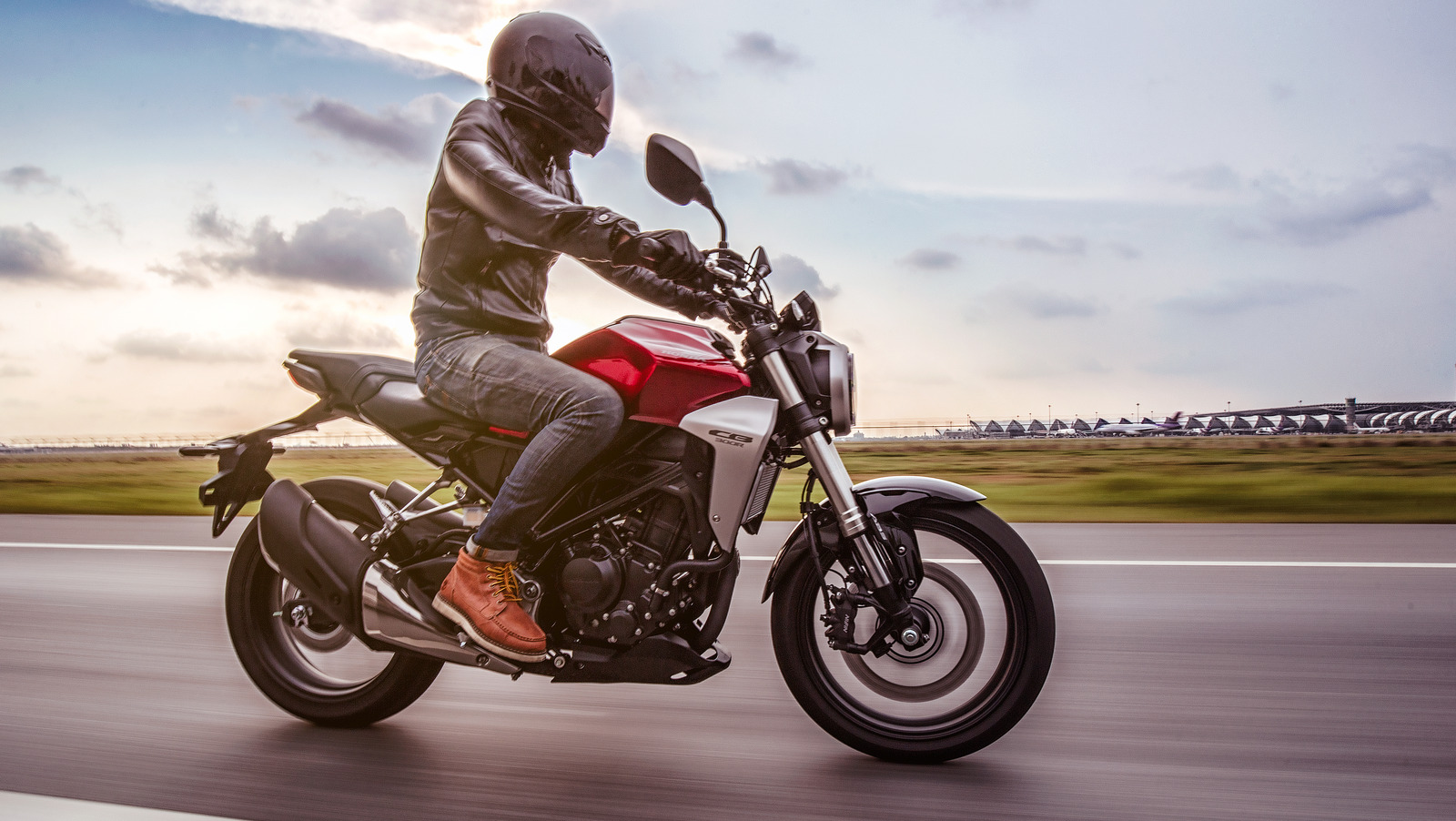 Is Honda's CB300R A Good Bike For Beginners? Here's What You Need To Know