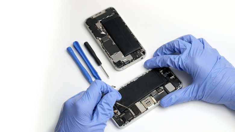 Fixing the back of smartphone