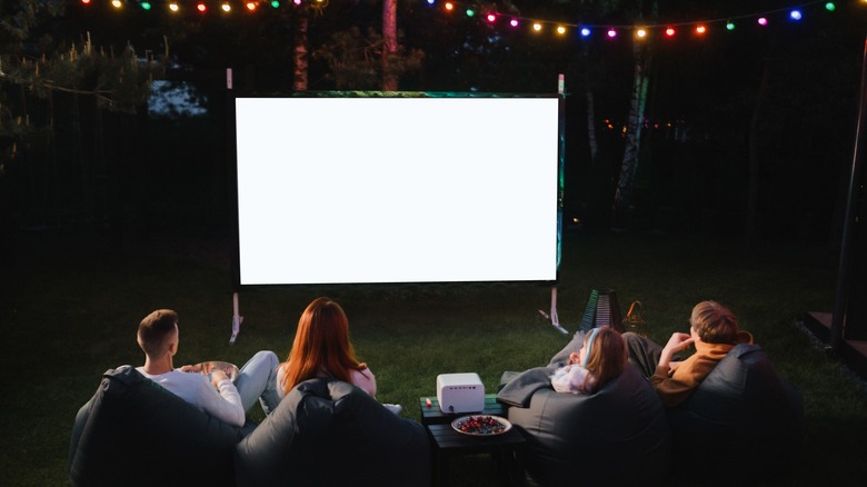 outdoor projector screen