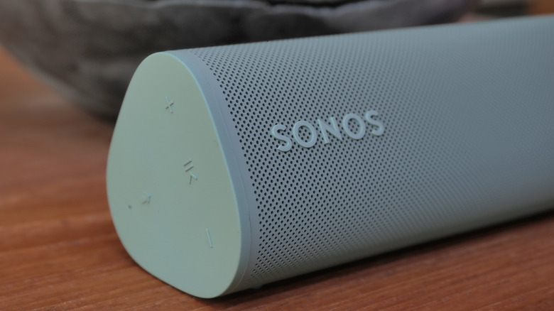 Sonos Roam 2 logo close-up