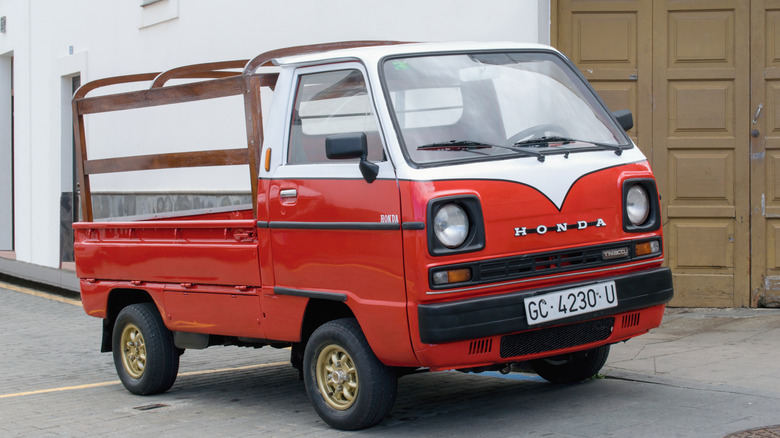 A Honda Acty Kei truck in Spain