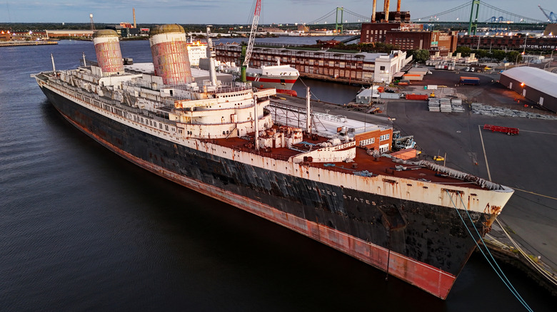 The SS United States on the ocean