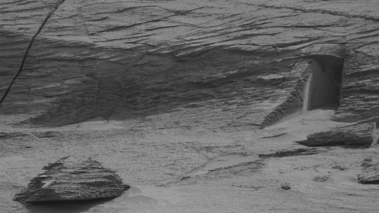 The Mars doorway on Gale Crater